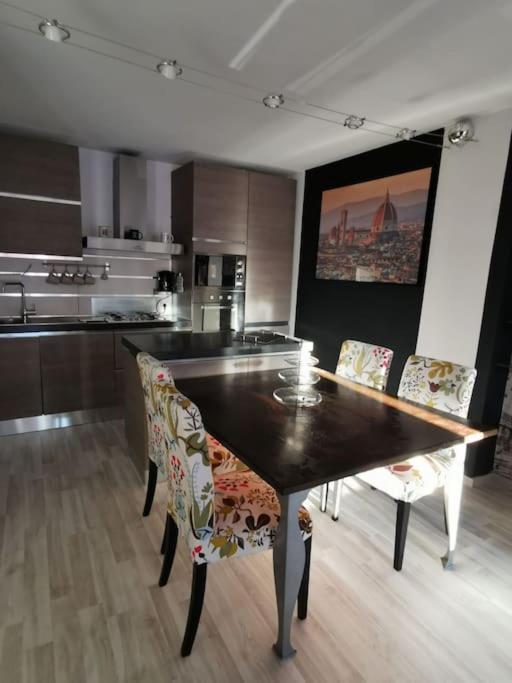 Apartamento Il Nido Dell'Artista Pietrasanta Exterior foto